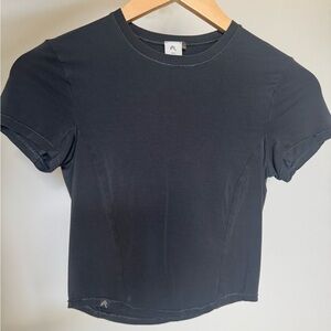 Oner Active Mellow Soft Mid Short Sleeve T-Shirt in coal size small used